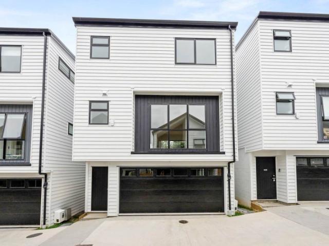 bucklands beach, 5 bedrooms