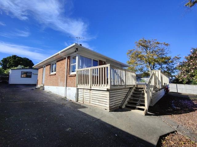 bucklands beach, 5 bedrooms