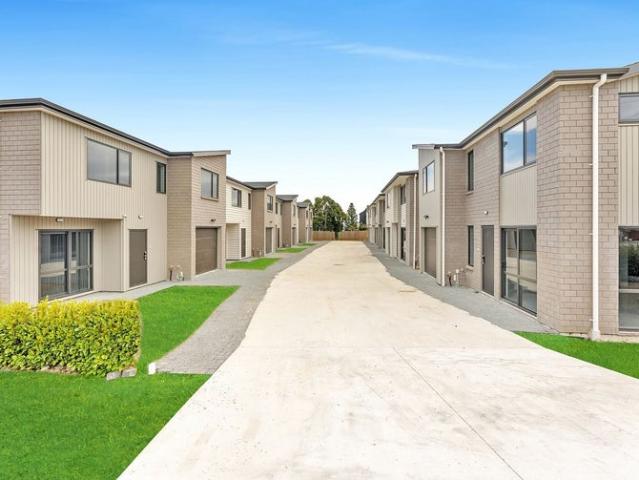 bucklands beach, 5 bedrooms