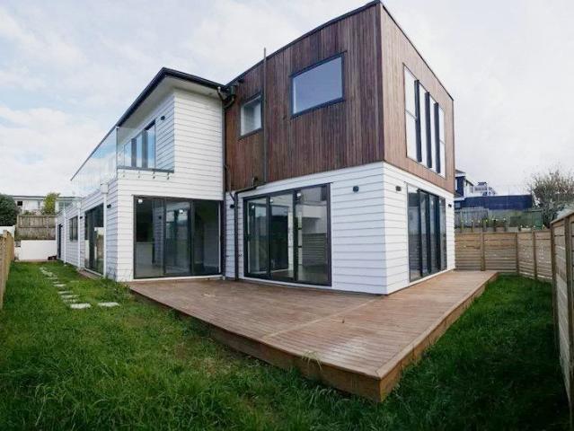 bucklands beach, 5 bedrooms