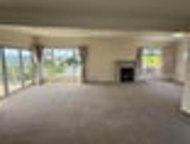 Bucklands Beach, 5 bedrooms, $1050 pw