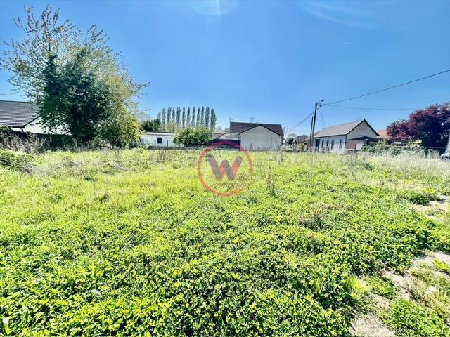 BUCQUOY TERRAIN A BATIR 635M2