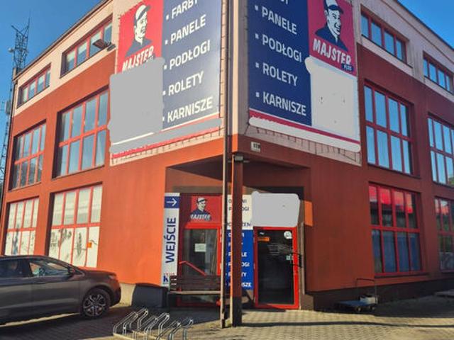 Budynek biurowo, handl usług blisko autostrady
