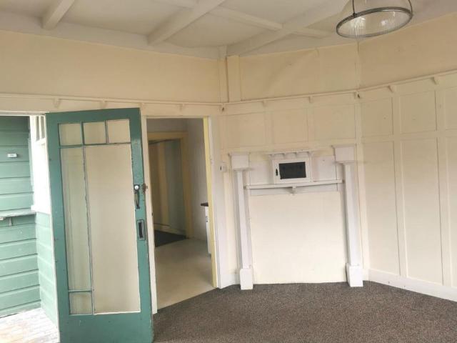 Budget Character 2 bedroom flat available now