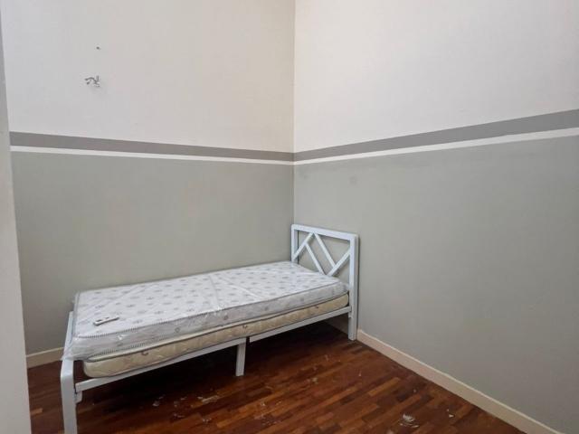 Budget Friendly & Fully Furnished! Move In Ready Single Bed Room with Modern Amenities at JALAN KEMUNING BAYU, KOTA KEMU