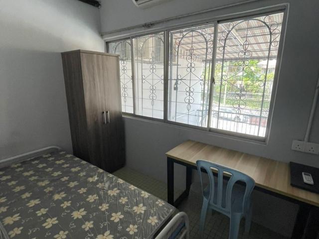 Budget Room Few Station to TRX