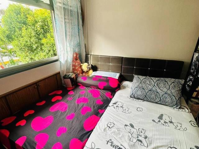 City Budget Rental Redhill MRT, Share Common Room with AC for Working Female