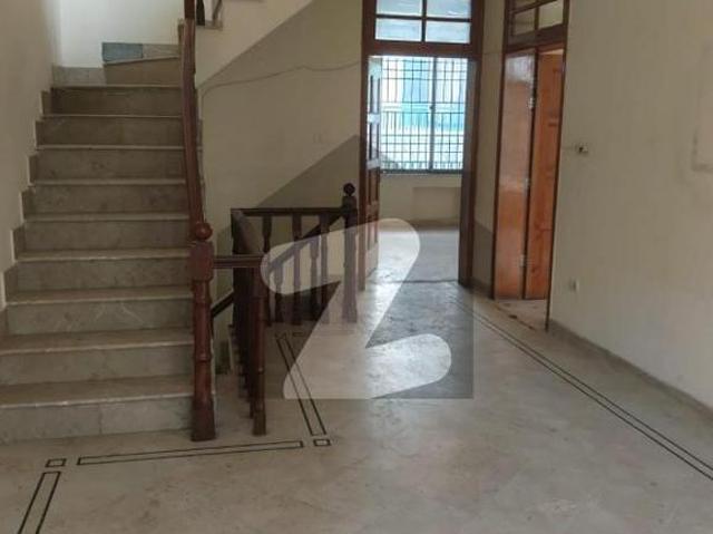 Bueatiful House For Rent G 11