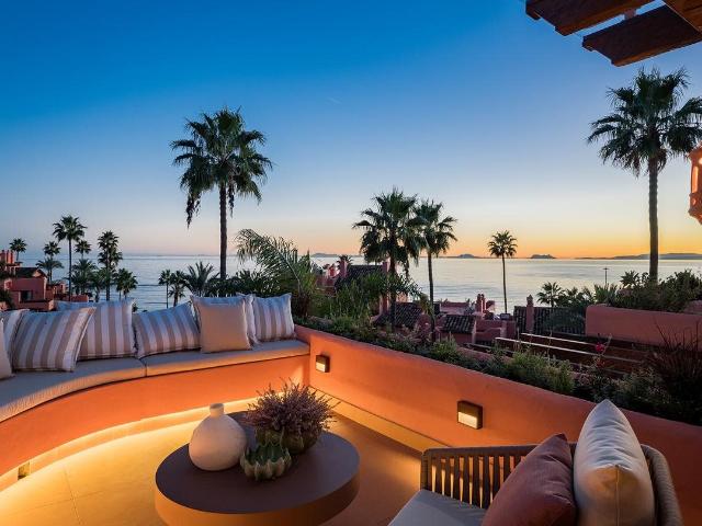 Buen estado, reformado, cocina equipada, aire acondicionado. 163m² Estepona