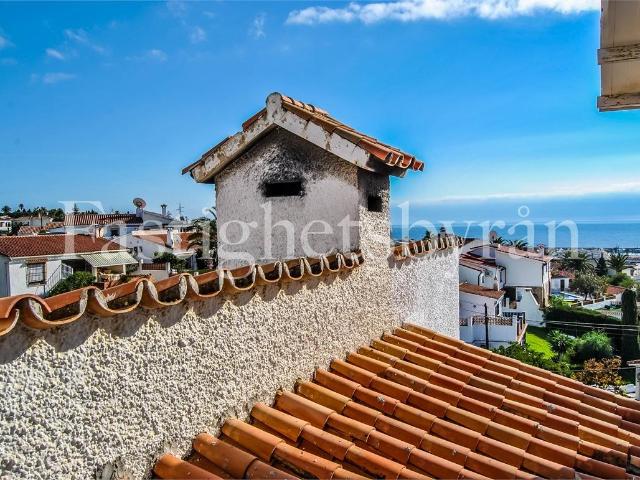 Buena ubicación! 200m² Caleta de Velez