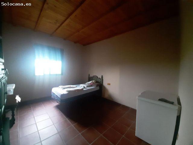 Buena casa de campo en con 5 hectáreas de terreno en Torreorgaz