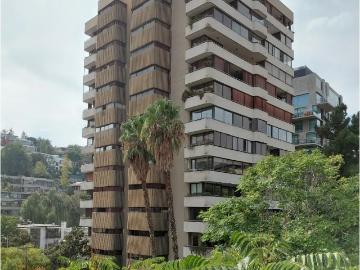 Buenos espacios. amplio,4 dormitorios,3 baños, metro el golf