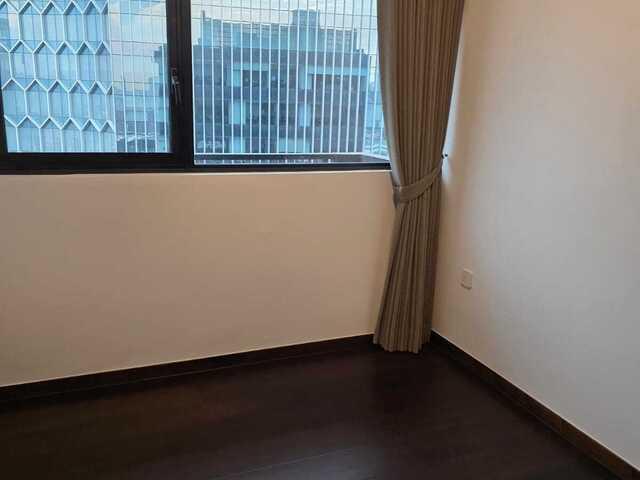Bugis MRT, Condo Queen room. Expats Living