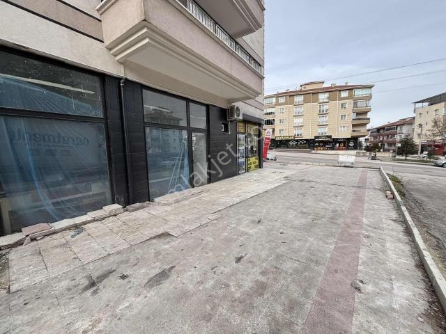 Buhara Caddesinde Satılık 35 M2 Kiracılı Fırsat Dükkan+depolu