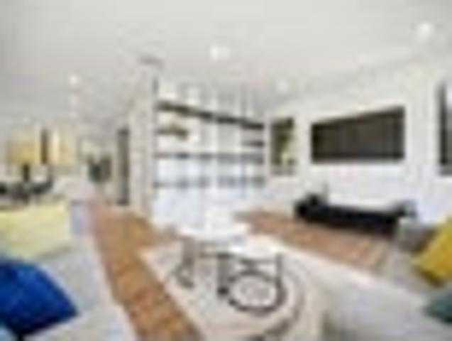 Builder’s Family Home – As Good As New