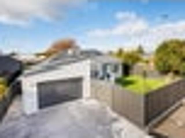 Builder's masterpiece in Hokowhitu