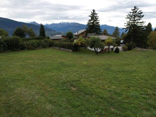 Building lot on sale in Lens 2 445 m² | dreamo. Ch