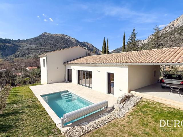 Buis Les Baronnies, maison récente de plain pied avec piscin. 115m² Buis les Baronnies