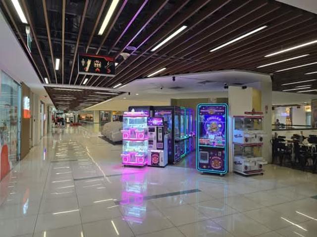 Bukit Timah Plaza Mall Shop For Rent, $5,500600 sqft $9.17 psf