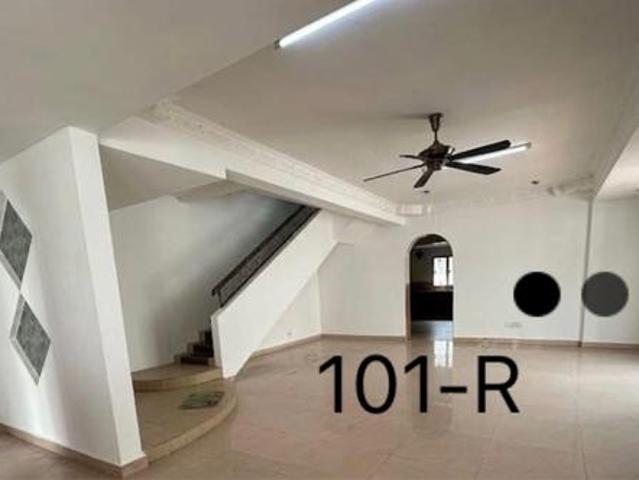 Bukit tinggi 1 Klang Double Storey SemiD House 4B3R 30x70 RENT