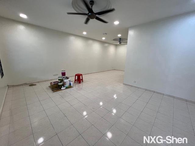 Bukit Tinggi 2 Klang 20x70 4B4R Renovated Partial Furnished RENT