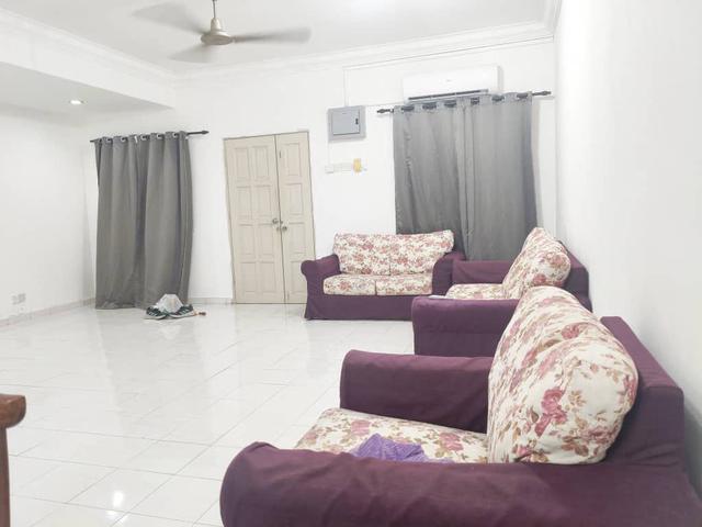Bukit Tinggi 2 Klang 2 Storey House For Rent With Tabletop Aircond