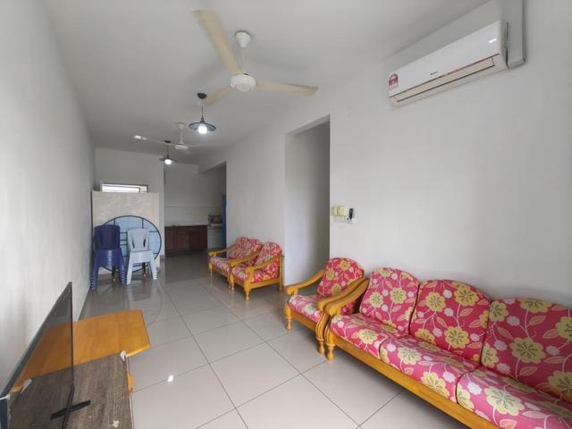 Bukit Bantayan Residence 904sqft Partially furnished for rent