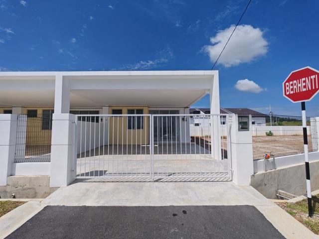 Bukit Banyan Cassia Brand New Corner Terrace with Big Compound