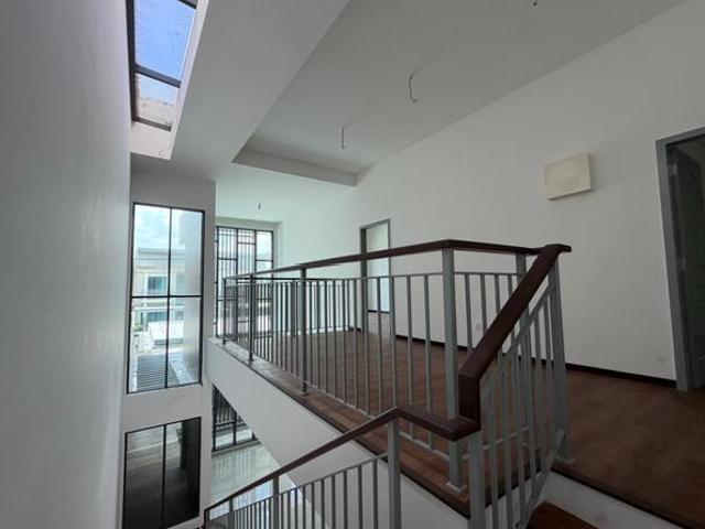 Bukit Banyan Emilia 2story terrace house sale