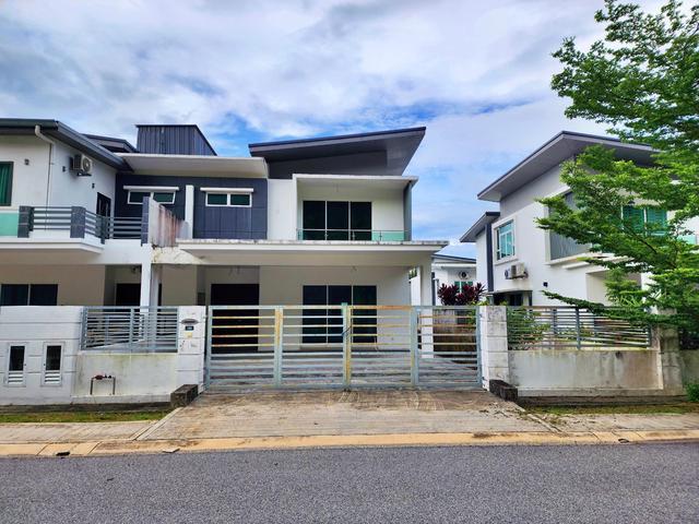 Bukit Banyan Eugenia Original Unit Bumi Lot 4 bedroom
