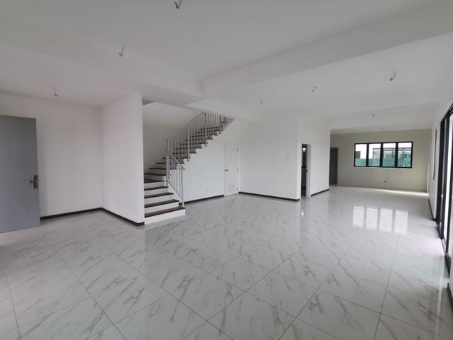 BUKIT BANYAN SENNI 3 End Lot With Land