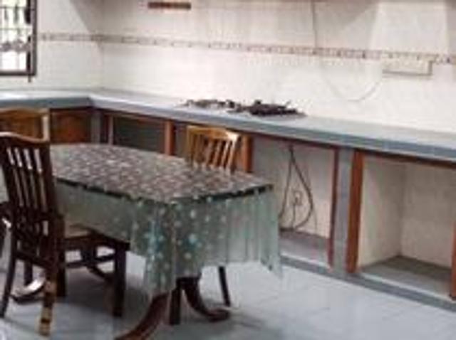 Bukit beruang 6 bedrooms semi D for rent
