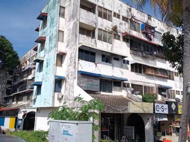 Bukit Gedung Block 1Persiaran Mayang Pasir 2 opp Market Top Floor