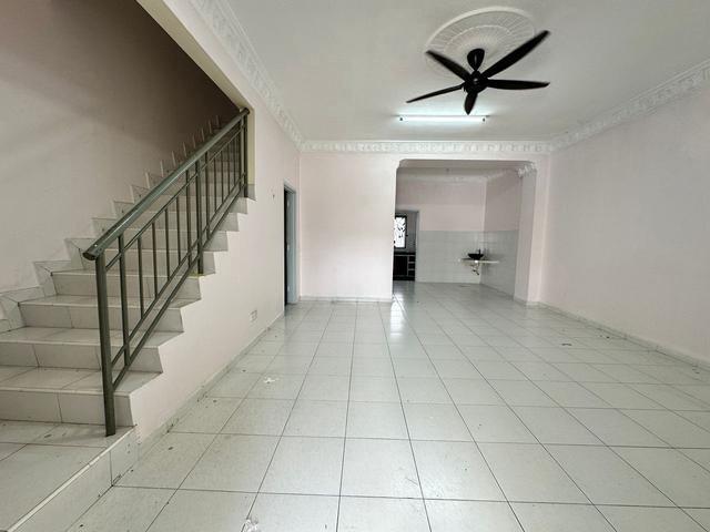 Bukit Indah 8th Avenue 2 Storey 20x70 Basic Renovated Unblock View GG
