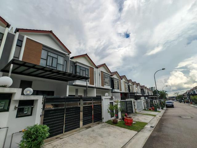 Bukit Indah 26 Full Furnish 2Storey Good Condition with GG