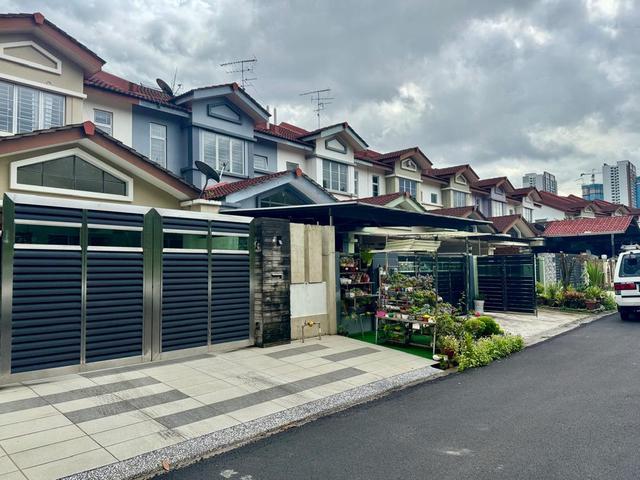 Bukit Indah 2 Storey Terrace Unblock View
