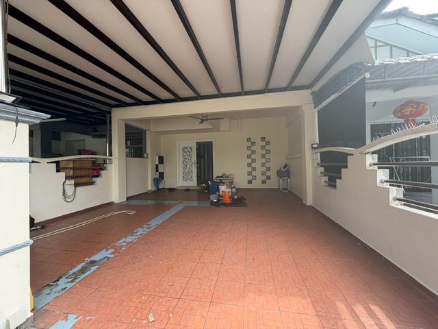 Bukit Indah 2Storey Unblock View Almost Full Furnish Good Condition
