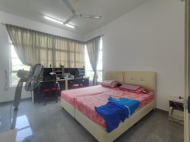 Bukit Indah 3 bedrooms Condo at Horizon Residence