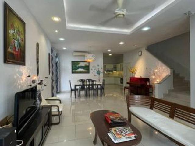 Bukit Indah Double Storey Cluster House 4bed Fully Furnished JB