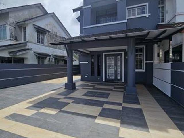 Bukit Indah Double Storey End Lot