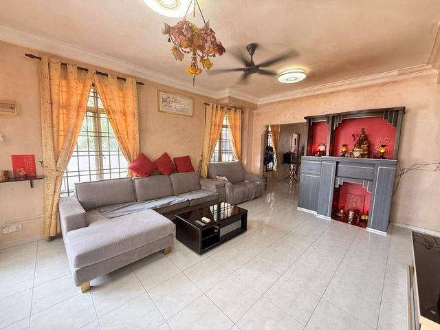 Bukit Indah Double Storey Endlot 12Ft Land House Loan For Sale