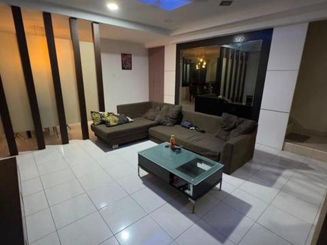 Bukit Indah Double Storey House 4Bed 3Bath Almost Fully Furnished