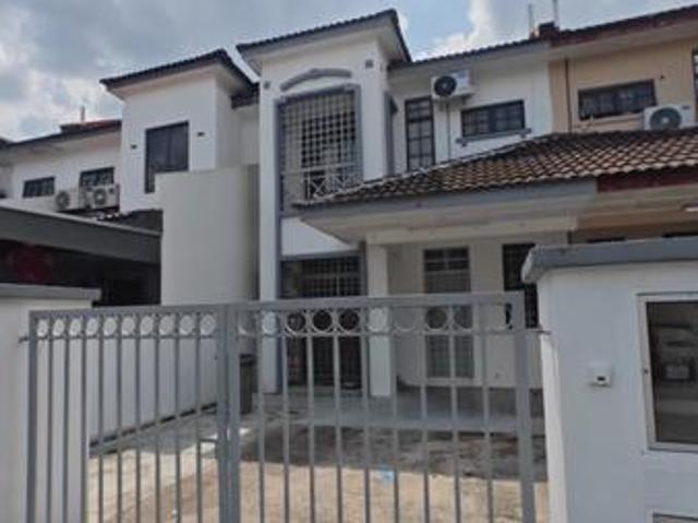 Bukit Indah Double Storey Partially Furnish Got Aircond Auto Gate