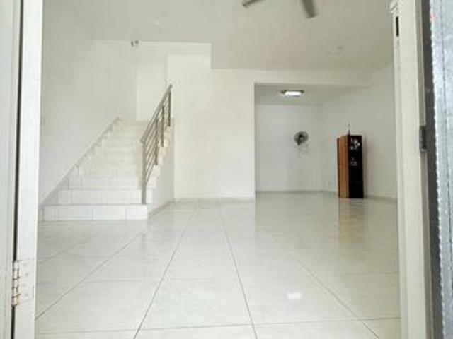 Bukit Indah Double Storey Terrace 4 Bedroom Intermediate For Sale