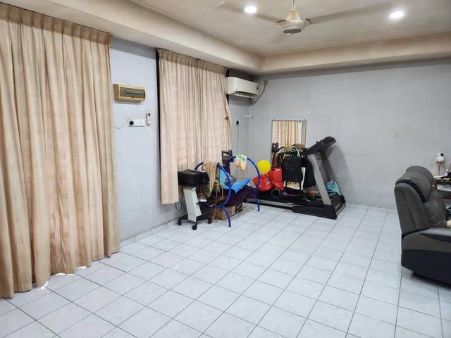 Bukit Indah Double Storey Terrace Freehold Fully Extended Kitchen