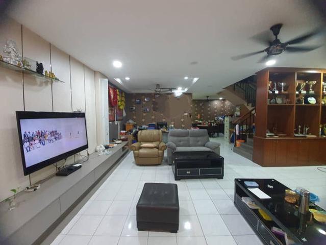 Bukit Indah Double Storey Terrace house fully extended for Sale