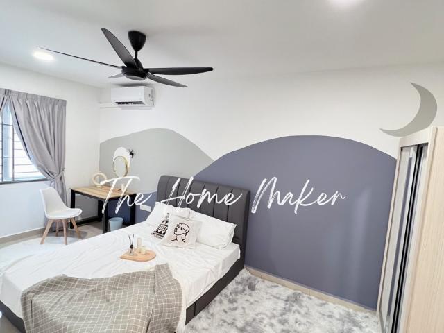 BUKIT INDAH Fuilly furnished Private Female Master Room