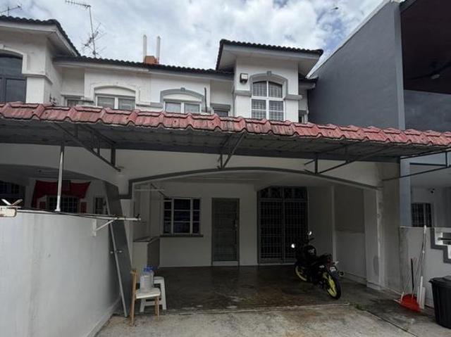 Bukit indah jalan indah 1 double storey 4bed 3bath for rent