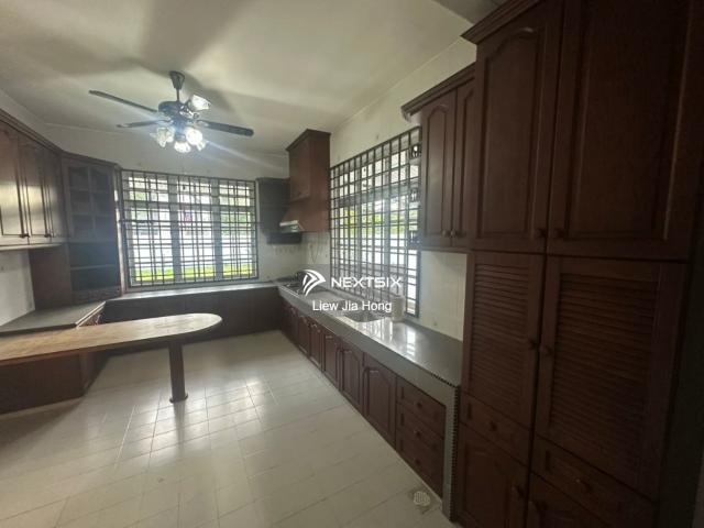 Bukit Indah 双层排楼出售️【4房3厕】Land Size 18×65 全新油漆 原装单位 保养良好 位于 Jalan Indah 1 成熟住宅区 靠近 AEON Bukit Indah️、Lotus's、学校、银行、餐厅 及 Second Link，深受家庭买家及新加坡工作人士喜爱
