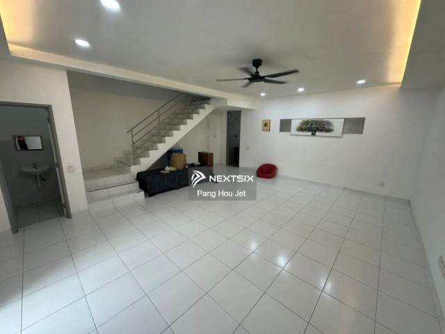 Bukit Indah 双层Semi D️【6房3厕】Land Size 40×80 保安区 居住环境舒适又安心️ 已扩建厨房 目前单位经营儿童教育中心 可选择改造用途或恢复成舒适大宅自住 位于 Jalan Indah 18 黄金住宅区 靠近 AEON Bukit Indah️、Lotus's、银行、餐厅 及 Second Link